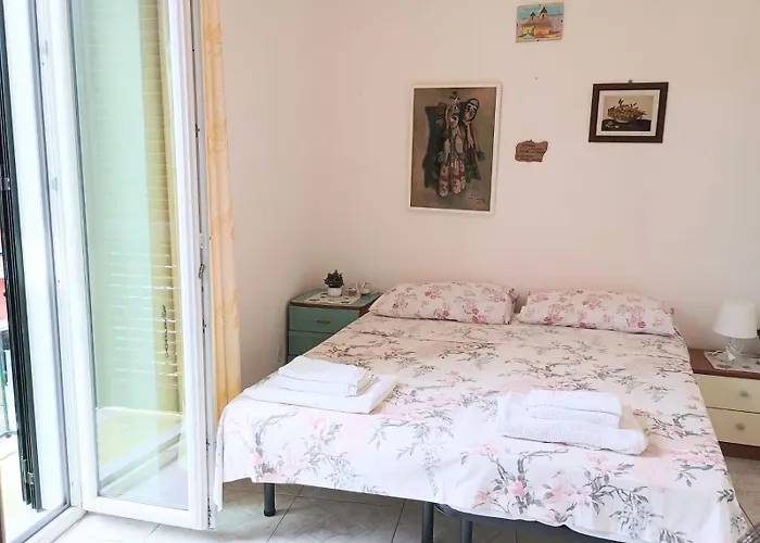 Casa Manu' Nel Cuore Di Forio Апартаменты Форио